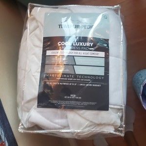 Tempur-Pedic + Cooling Mattress Topper Queen Size - White